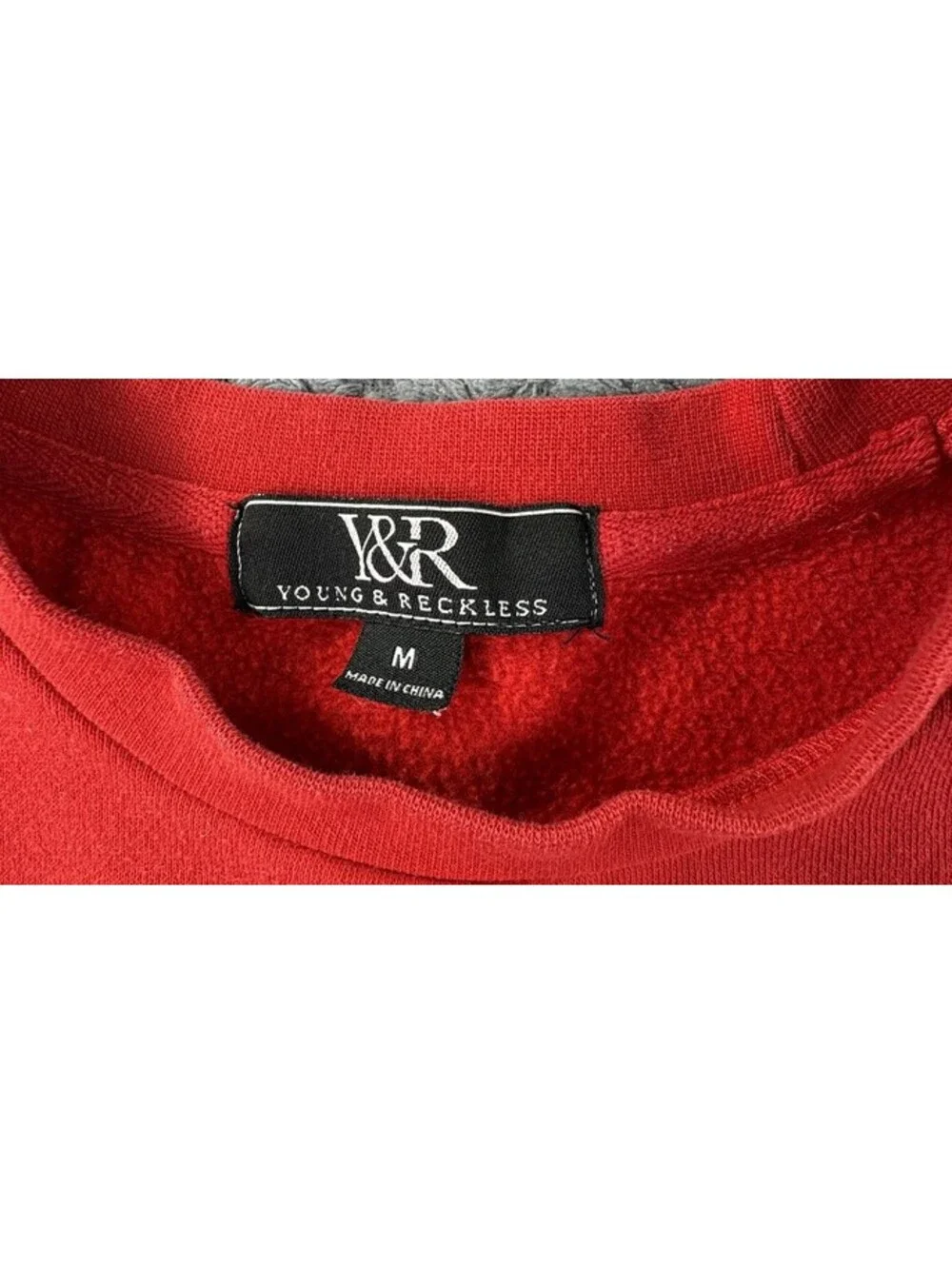 Young & Reckless Red Sweat Shirt Size Medium (0081)